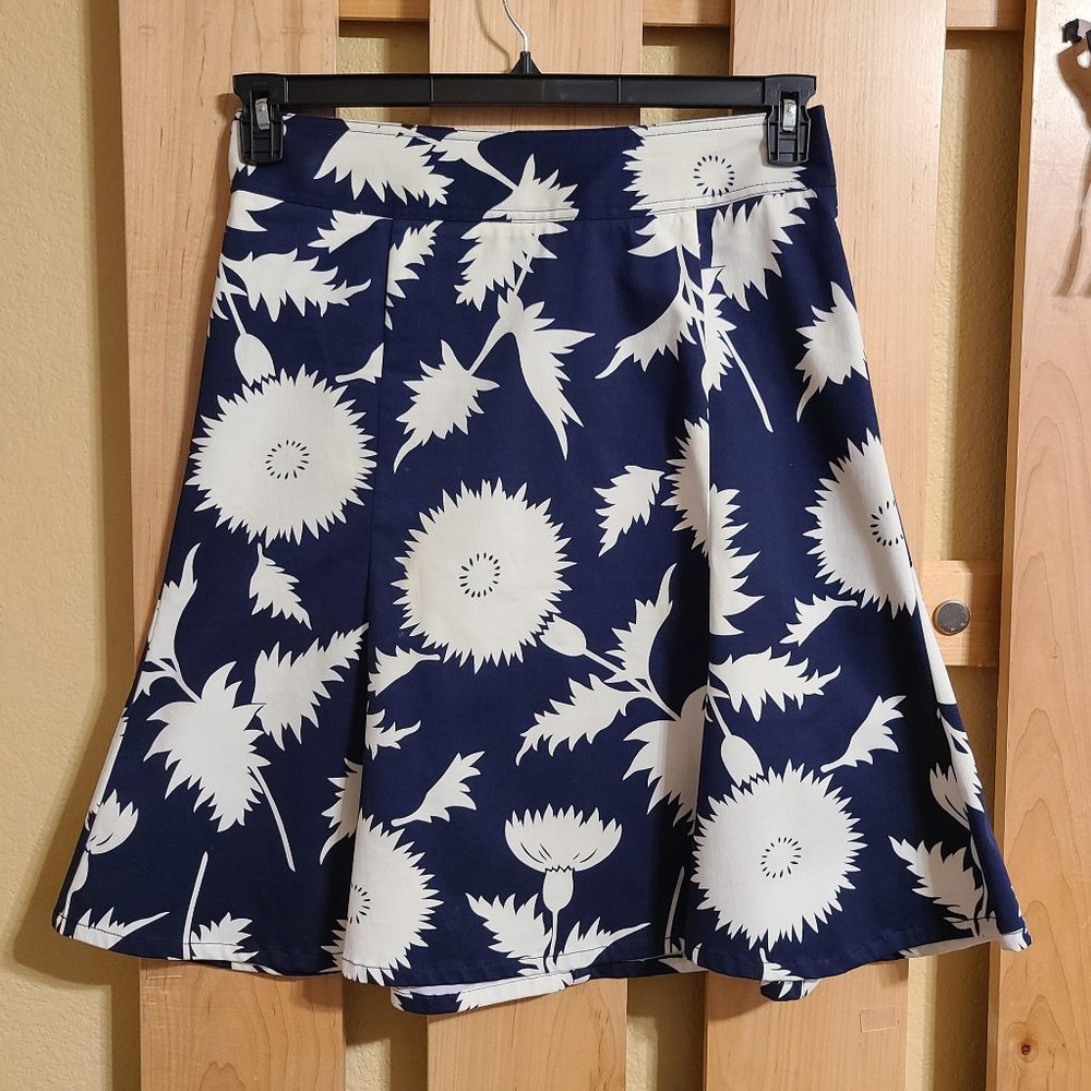 Isaac Mizrahi Flared Skirt Navy White Floral Below Knee Size 8